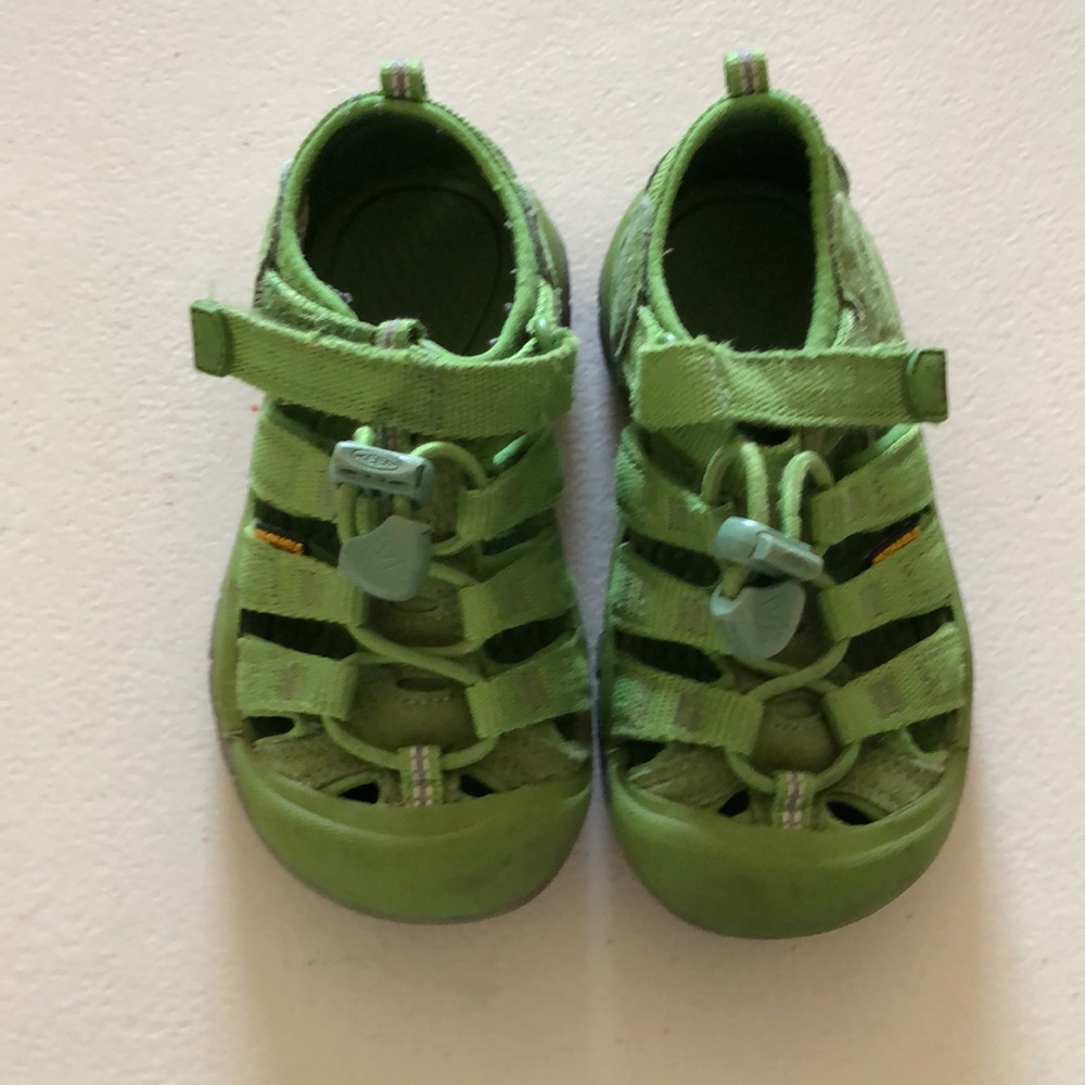 Keen toddler size 10